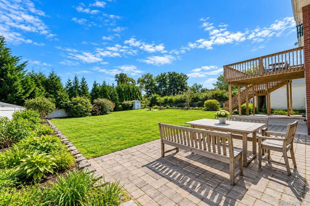 1527 Saint Louis Avenue, Bay Shore, NY 11706