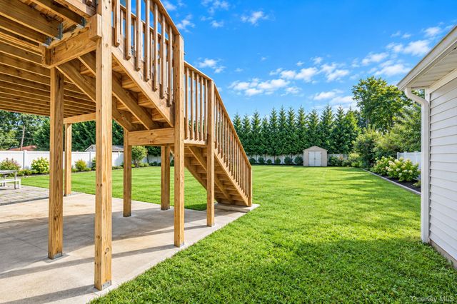1527 Saint Louis Avenue, Bay Shore, NY 11706