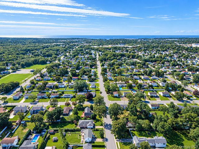 1527 Saint Louis Avenue, Bay Shore, NY 11706