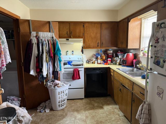 1817 Meadowland Lane, Louisville, TN 37777