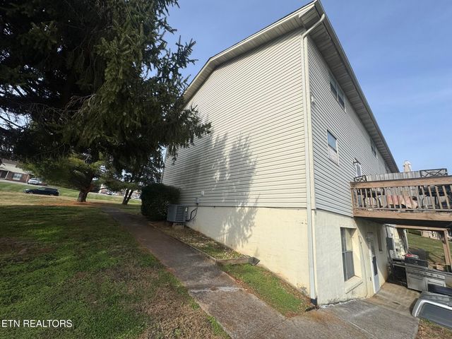 1817 Meadowland Lane, Louisville, TN 37777