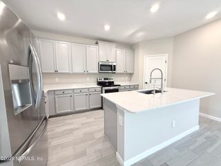 1699 ENCLAVE Road, Jacksonville, FL 32211