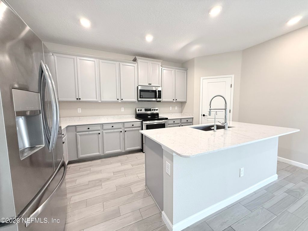 1699 ENCLAVE Road, Jacksonville, FL 32211