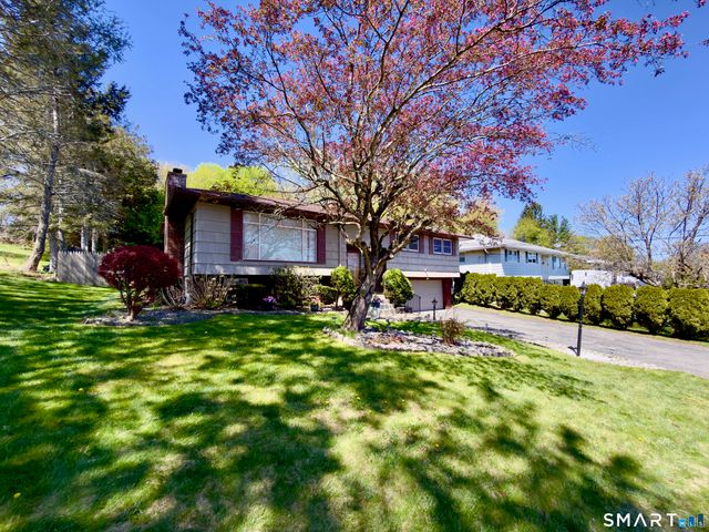 25 Greenfield Avenue, Waterbury, CT 06708