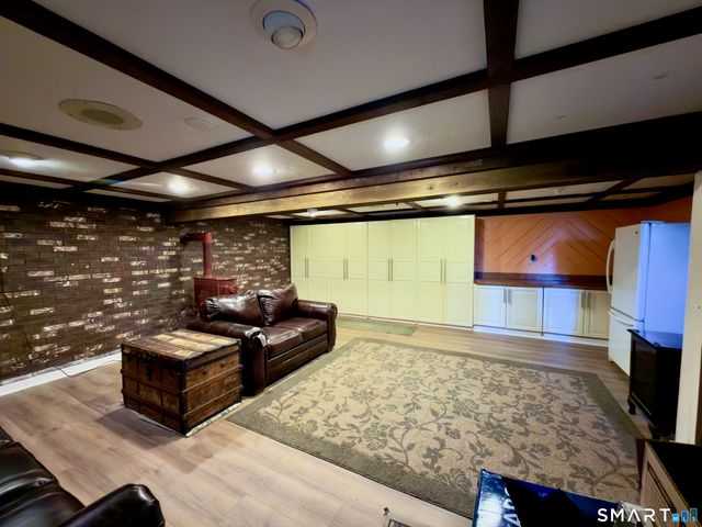 25 Greenfield Avenue, Waterbury, CT 06708