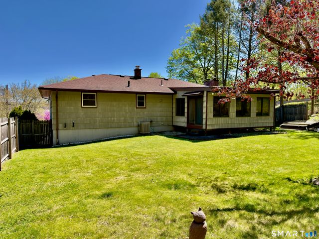 25 Greenfield Avenue, Waterbury, CT 06708