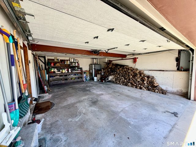 25 Greenfield Avenue, Waterbury, CT 06708