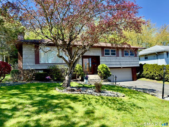 25 Greenfield Avenue, Waterbury, CT 06708