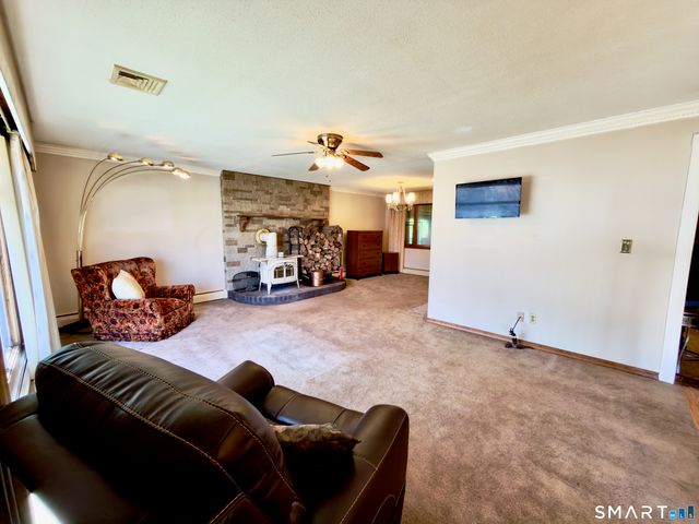 25 Greenfield Avenue, Waterbury, CT 06708