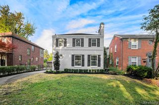 26085 Humber Street, Huntington Woods, MI 48070