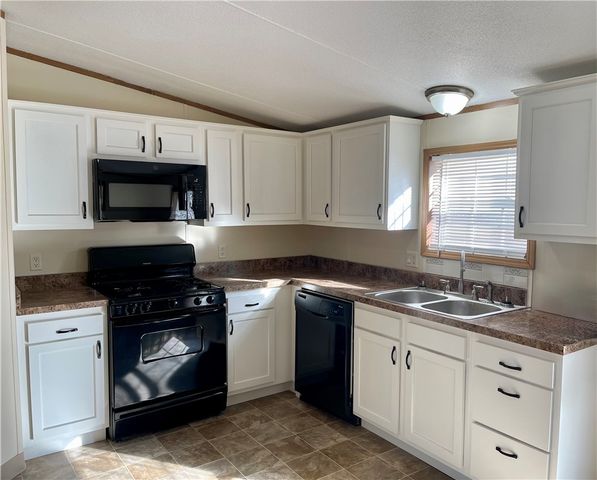 111 Pembrooke Dr, Salem Twp, PA 15626