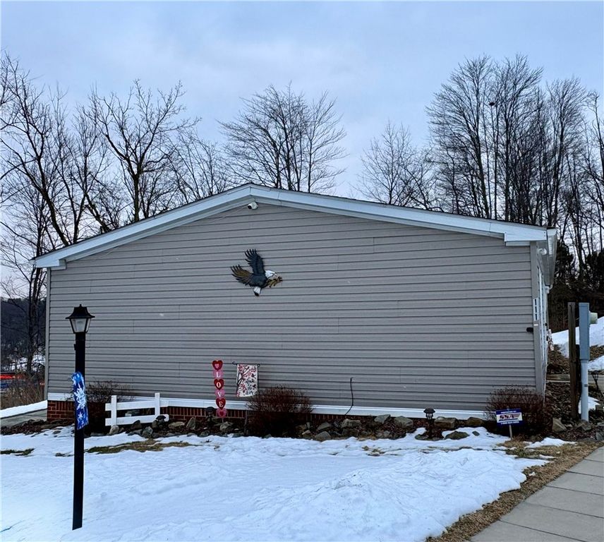 111 Pembrooke Dr, Salem Twp, PA 15626