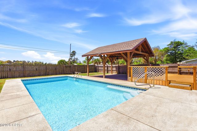1024 East Street, Panama City, FL 32404