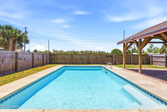 1024 East Street, Panama City, FL 32404
