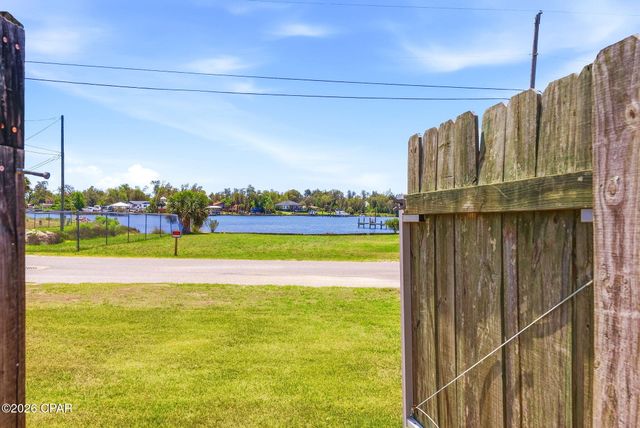 1024 East Street, Panama City, FL 32404