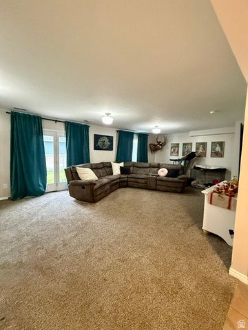 4196 S 800 W, Riverdale, UT 84405