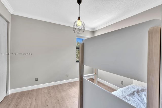 8289 NW 38th St, Cooper City, FL 33024