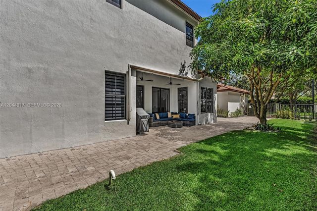 8289 NW 38th St, Cooper City, FL 33024