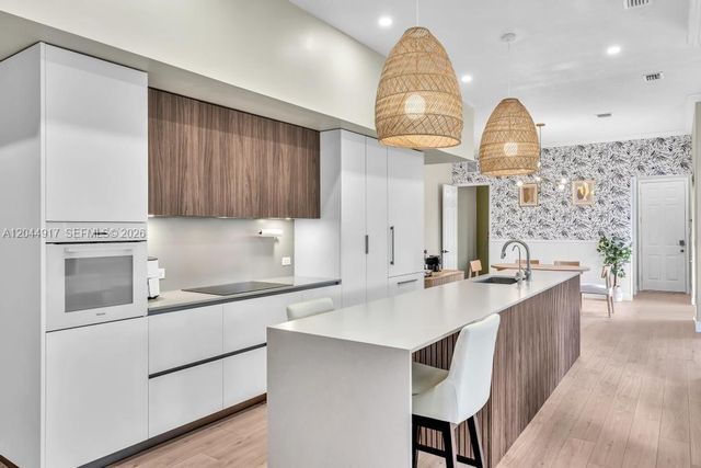 8289 NW 38th St, Cooper City, FL 33024