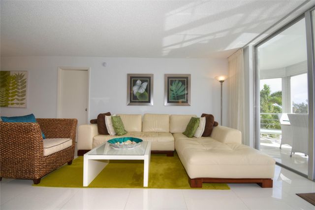 6100 NW 2nd Avenue 323, Boca Raton, FL 33487