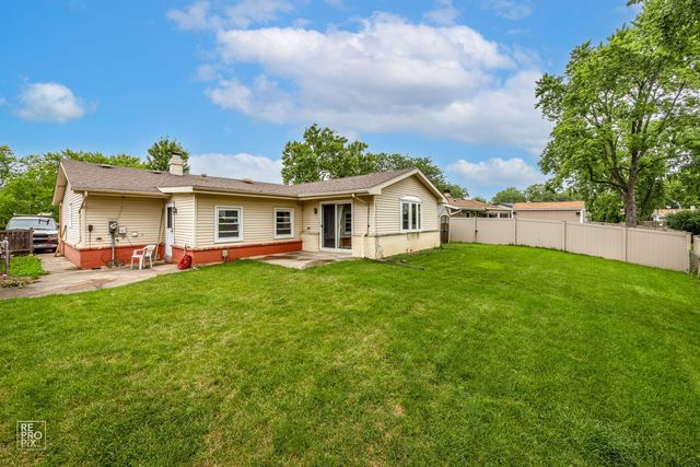 769 Penrith Avenue, Elk Grove Village, IL 60007
