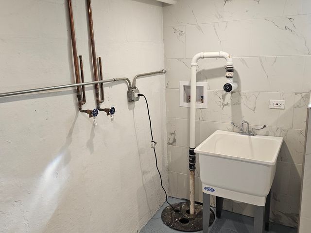 15229 HONORE Avenue, Harvey, IL 60426