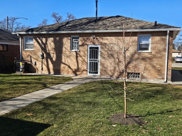 15229 HONORE Avenue, Harvey, IL 60426