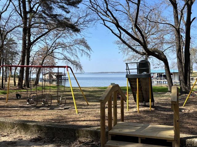 20857 Lakeview DR., Flint, TX 75762