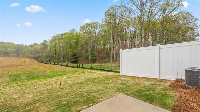 1568 Amberview Lane, Kernersville, NC 27284