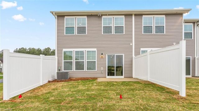 1568 Amberview Lane, Kernersville, NC 27284