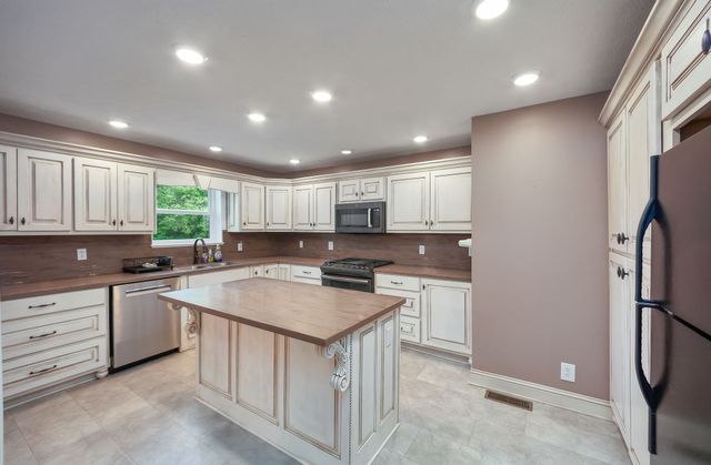 5280 Highway 100, W, Decaturville, TN 38329