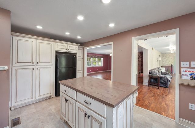 5280 Highway 100, W, Decaturville, TN 38329