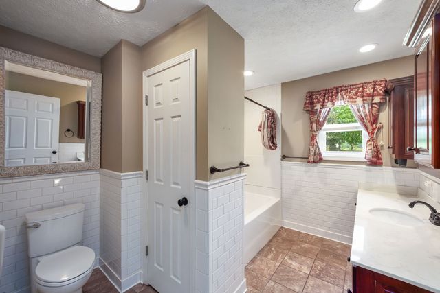 5280 Highway 100, W, Decaturville, TN 38329