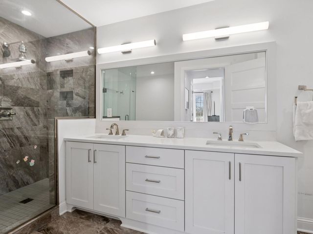 4901 Hawthorne Court 303, Edina, MN 55436