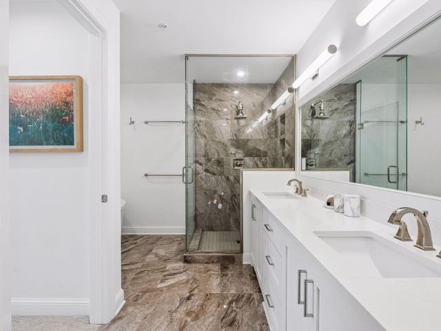 4901 Hawthorne Court 303, Edina, MN 55436