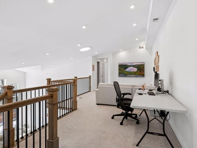 4901 Hawthorne Court 303, Edina, MN 55436