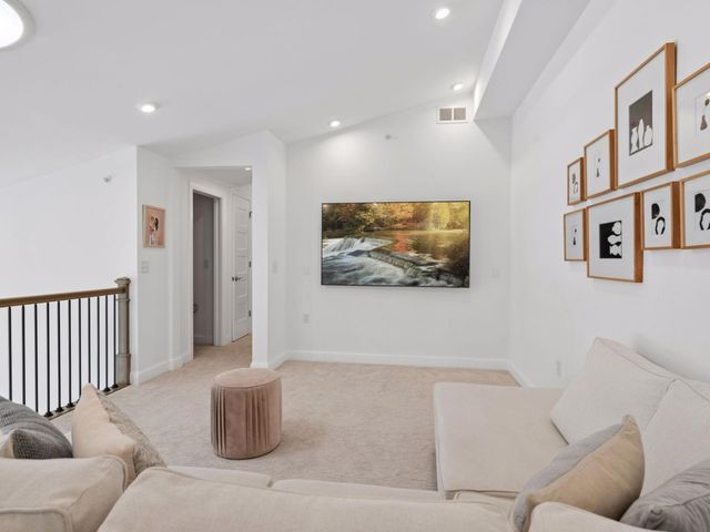 4901 Hawthorne Court 303, Edina, MN 55436