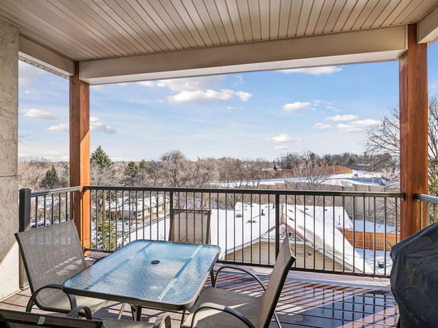 4901 Hawthorne Court 303, Edina, MN 55436