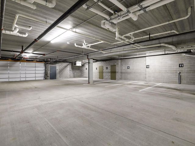 4901 Hawthorne Court 303, Edina, MN 55436