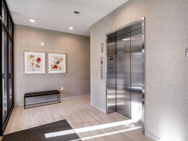 4901 Hawthorne Court 303, Edina, MN 55436