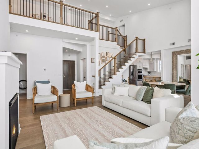 4901 Hawthorne Court 303, Edina, MN 55436
