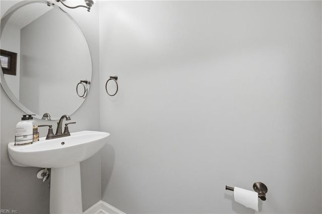 349 Manning LN, Hampton, VA 23666