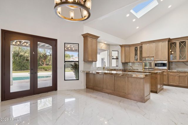 8303 N 61st Place, Paradise Valley, AZ 85253