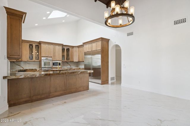 8303 N 61st Place, Paradise Valley, AZ 85253
