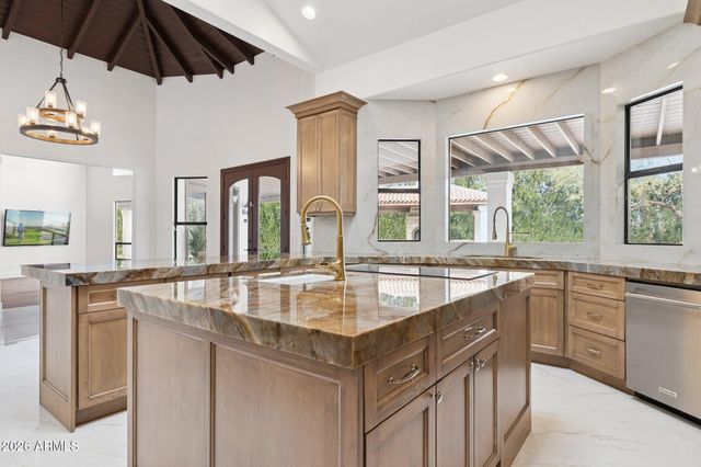 8303 N 61st Place, Paradise Valley, AZ 85253