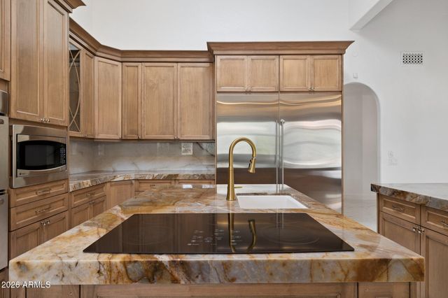 8303 N 61st Place, Paradise Valley, AZ 85253