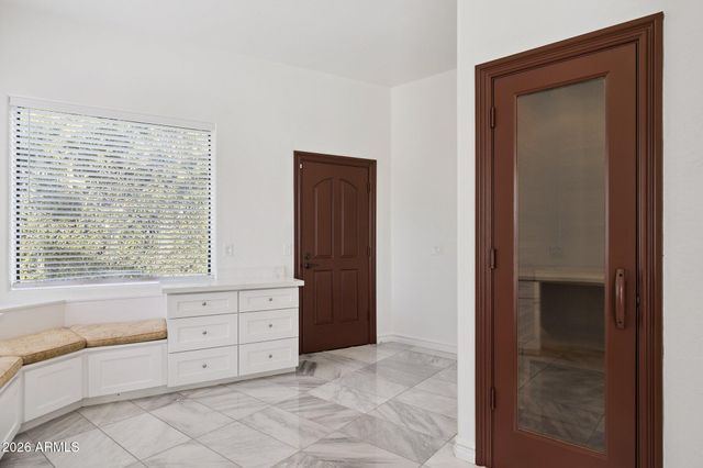 8303 N 61st Place, Paradise Valley, AZ 85253