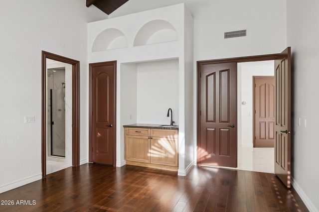 8303 N 61st Place, Paradise Valley, AZ 85253