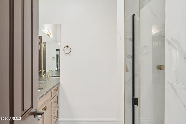 8303 N 61st Place, Paradise Valley, AZ 85253