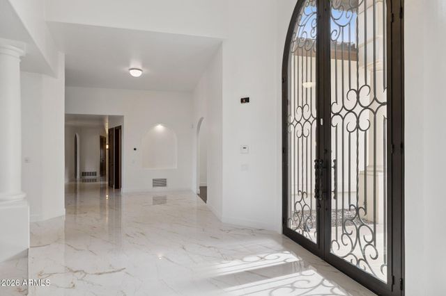 8303 N 61st Place, Paradise Valley, AZ 85253